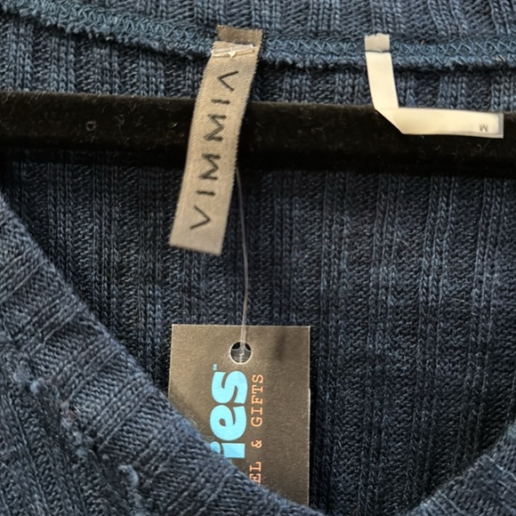 Woman’s top - Picture 4 of 9